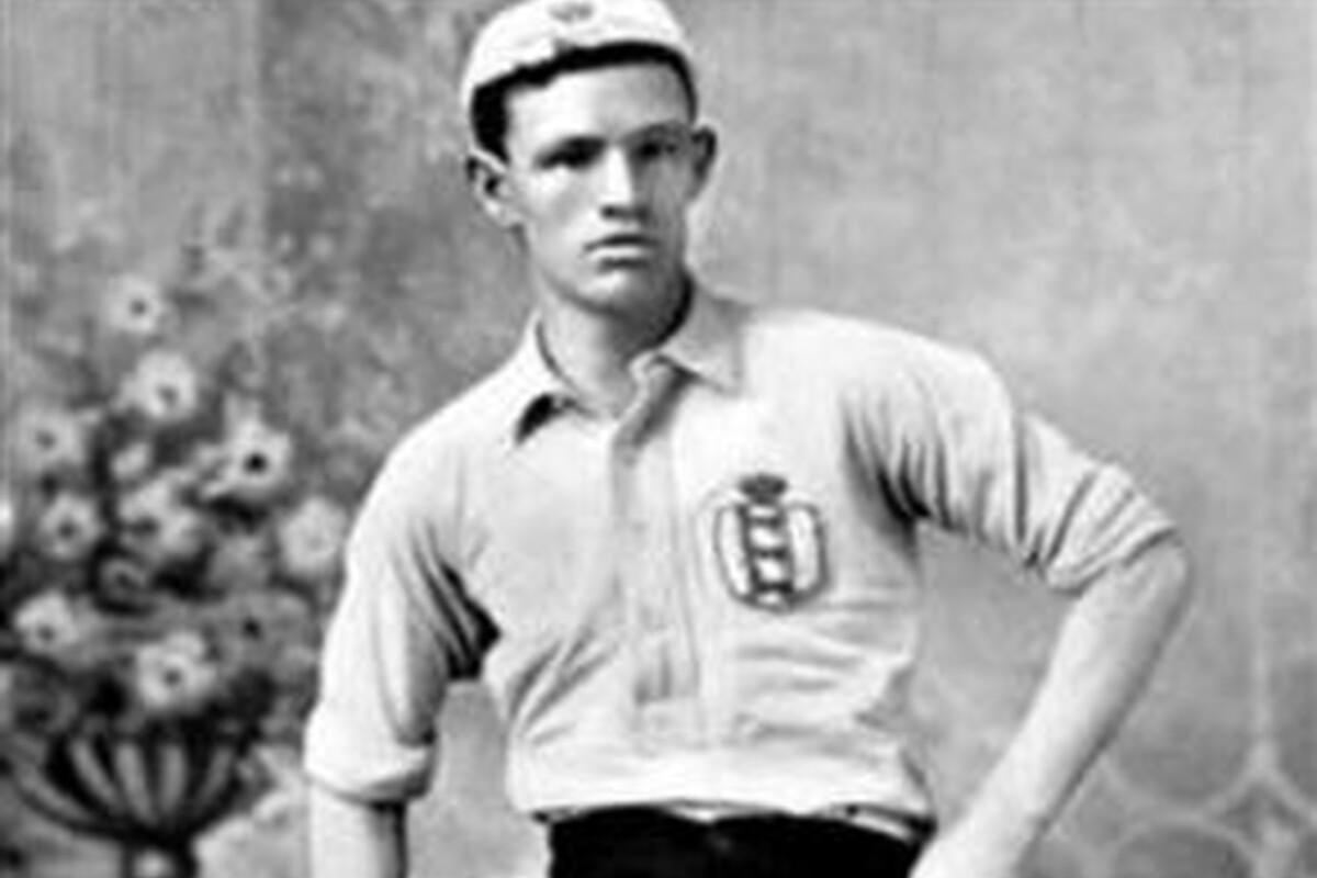 HEADSTONE FOR PIONEERING ROMANI FOOTBALLER Travellers Times