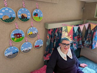 Romany Gypsy Artist Features in Major New London Art Exhibition
