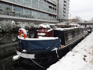 Left out in the cold - boater families do not yet get the government's £400 energy bill rebate (c) Mike Doherty
