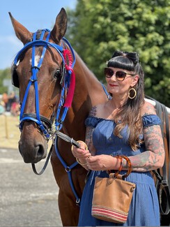 Dawn and Cal the horse who won a Previous Winner rosette