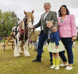 : Matt, Clare and Lolly with horse Lucy when awarded Vet's Choice Champion Award 2022 © Redwings