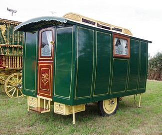 Early Eccles Showmen’s caravan with TD engraved on every window - The ‘TD’ is likely the initials of the original Showman owner (Ed)