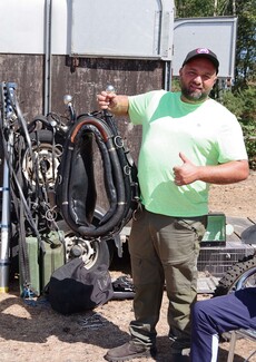Benham Sons showing an Amish collar
