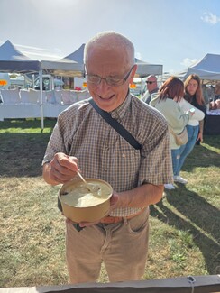 Checking out Granny Betsy's crumble, I had some of the Apple & also Cherry, that was a big bowl but nothing was left